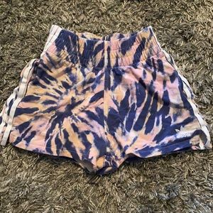 Adidas tye die shorts, functional pockets